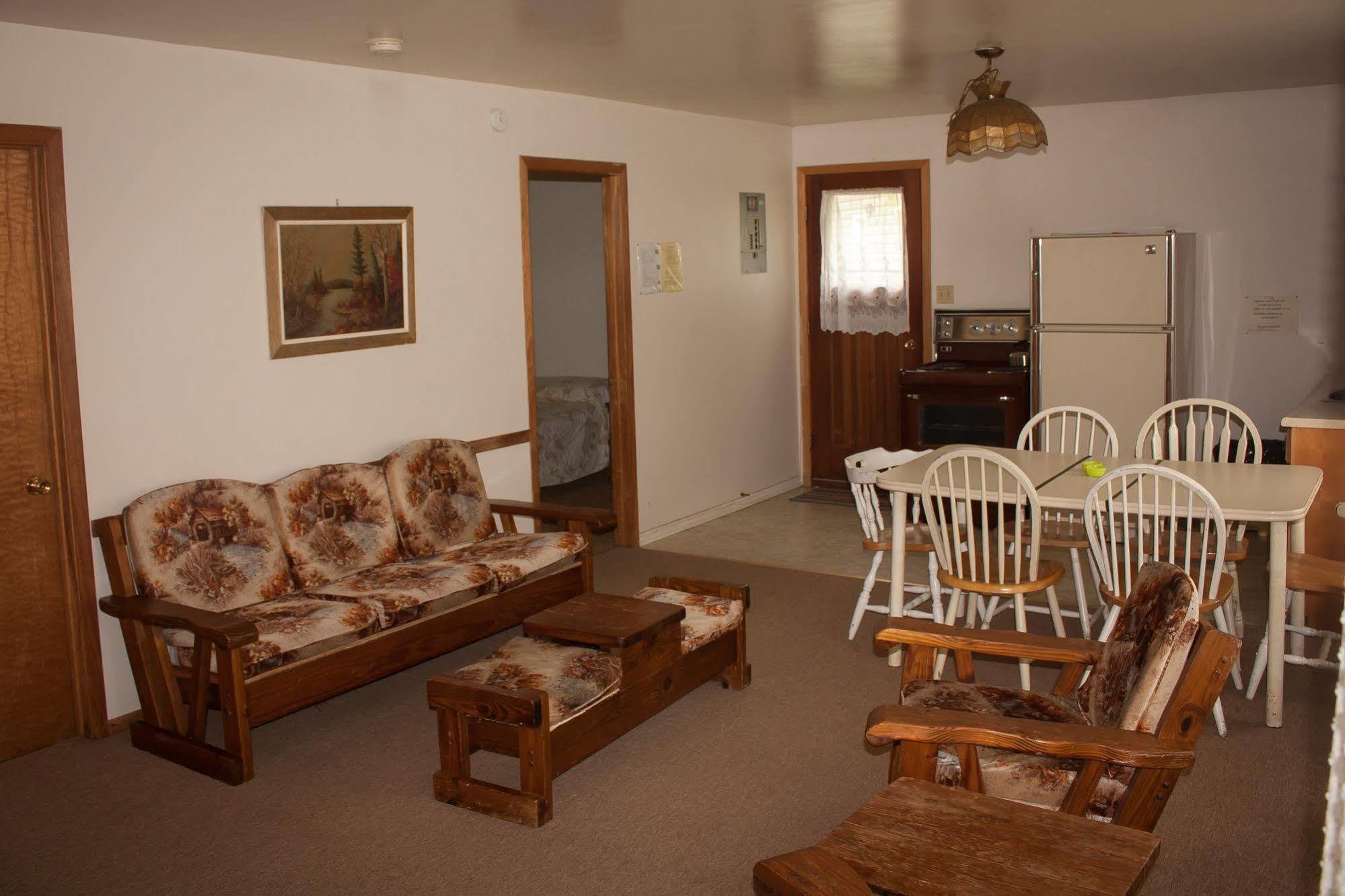 Lake Dalrymple Resort Lagoon City エクステリア 写真