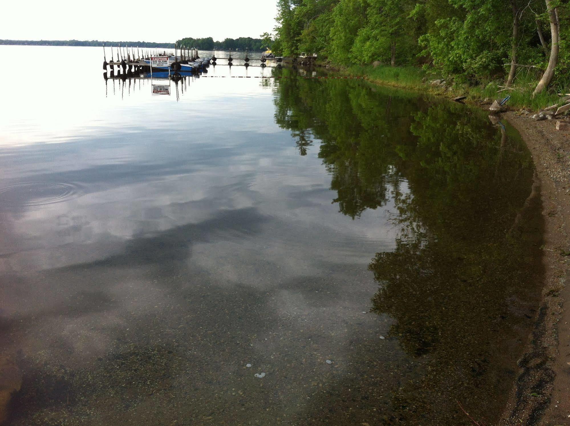 Lake Dalrymple Resort Lagoon City エクステリア 写真